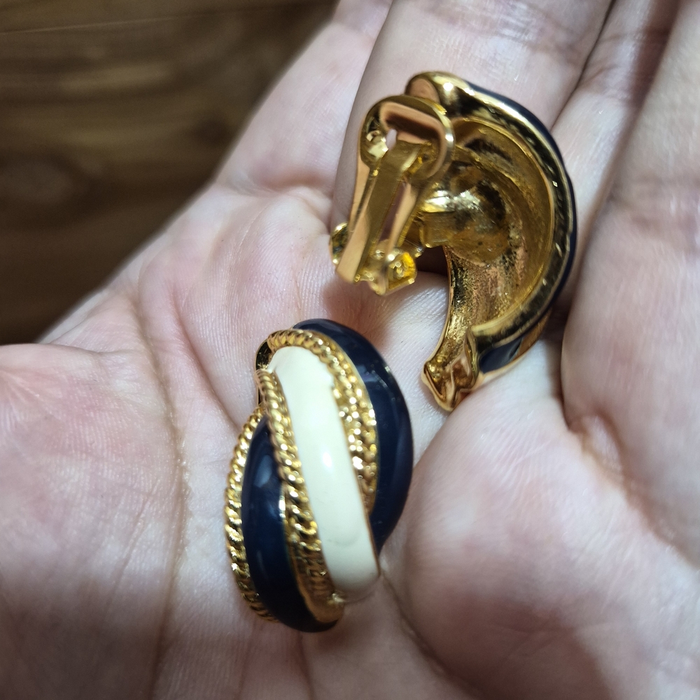 Trifari Navy, Cream and Gold Clip-On Earrings